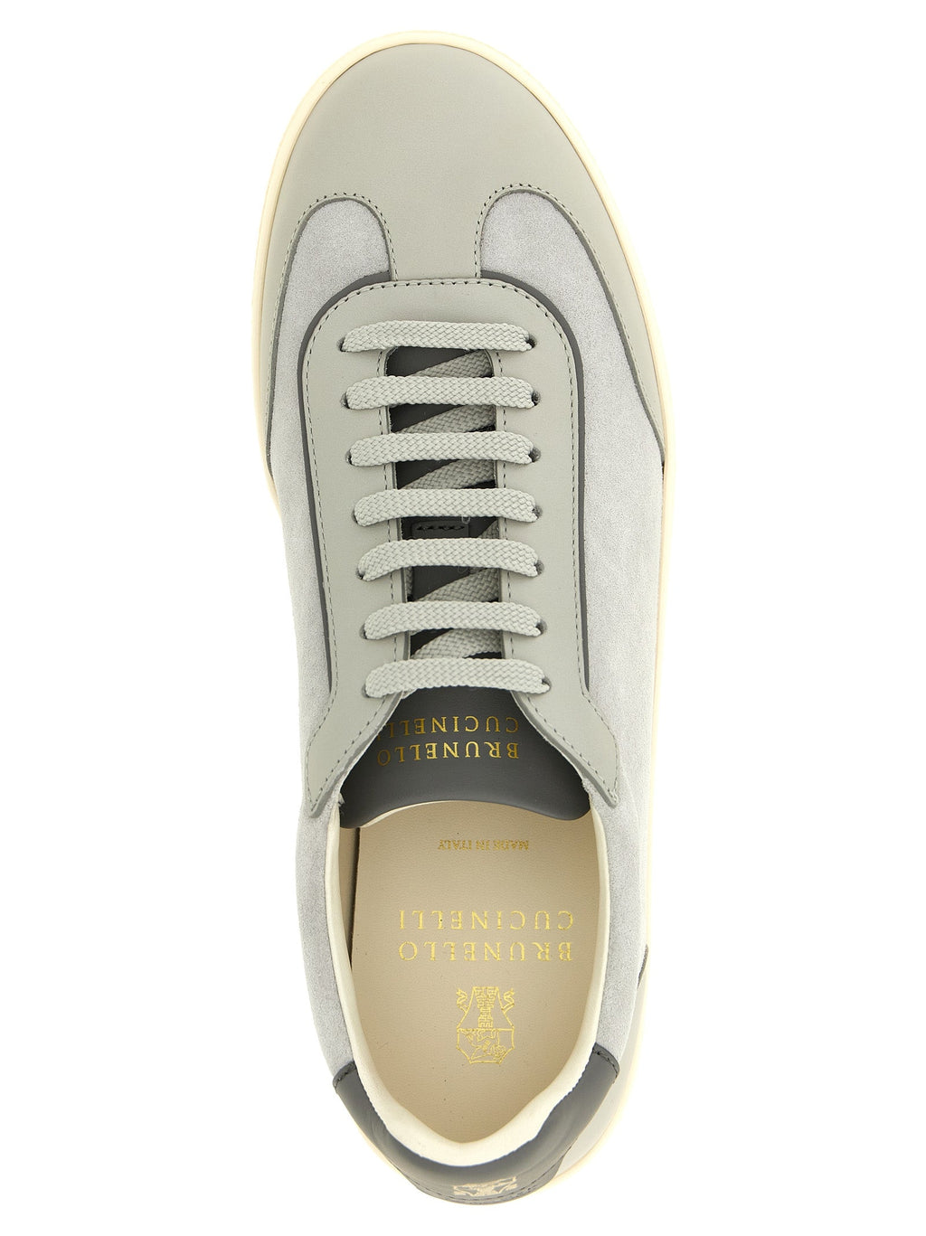 Baskets en daim gris